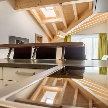 卡萨沙非尔公寓酒店 *